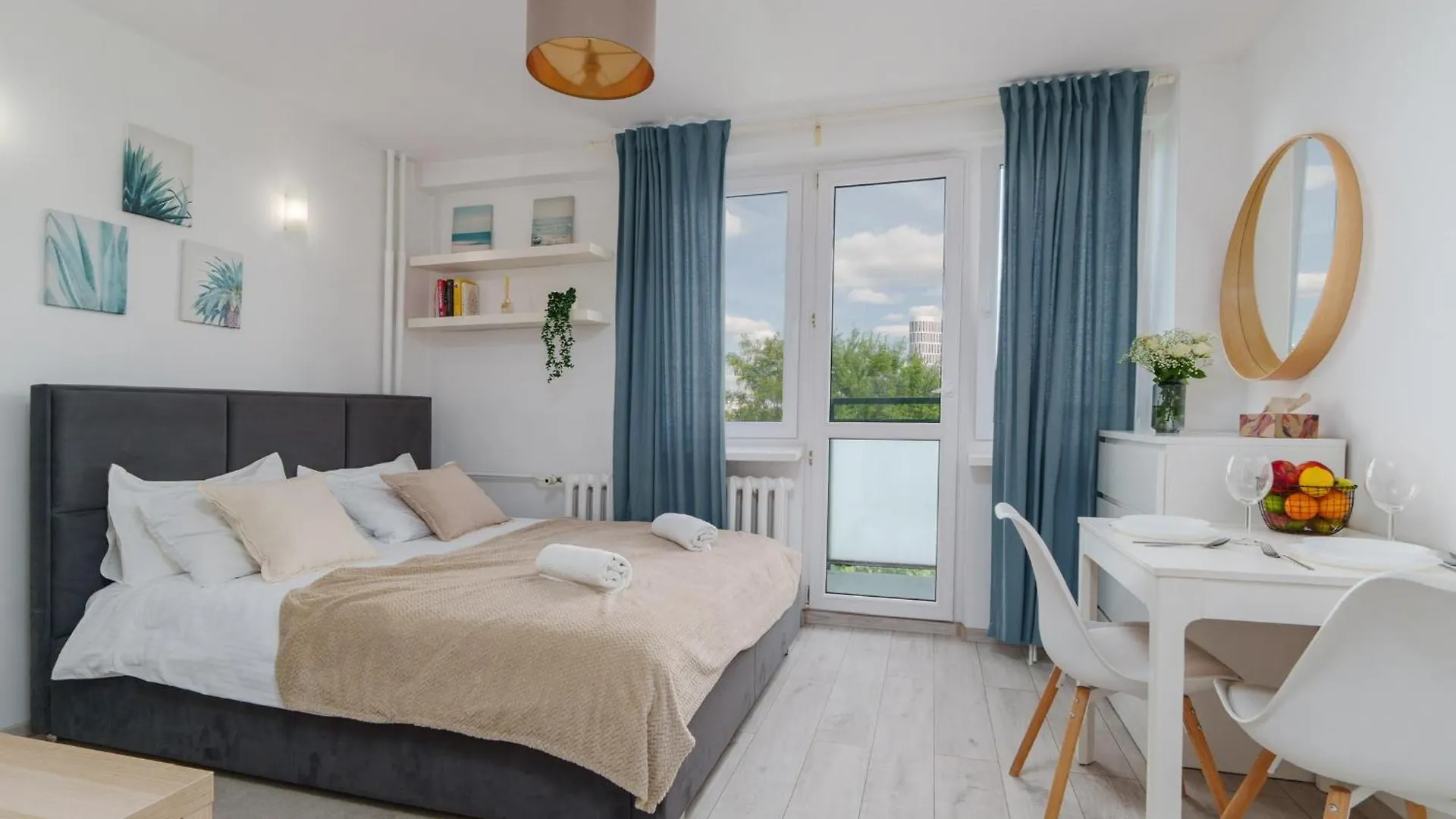 Warsaw City Heart Luxury Apartment At The Metro location