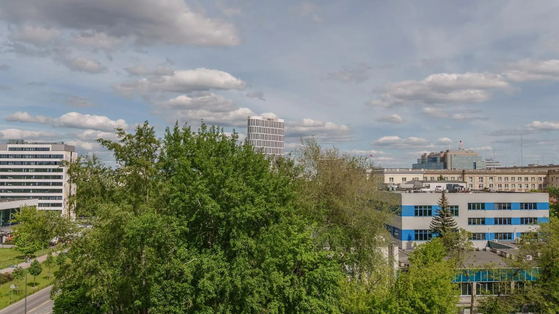 Warsaw City Heart Luxury Apartment At The Metro Polonya